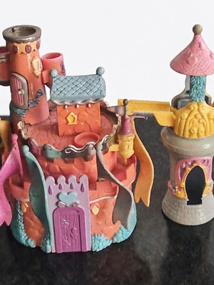 Starcastle Cosmetic Castle Complete Doll Key Tower playset used