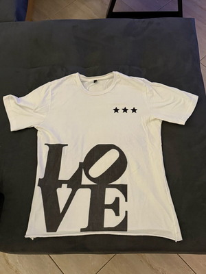 Vagrancy T-shirt Love size S made in Greece like new