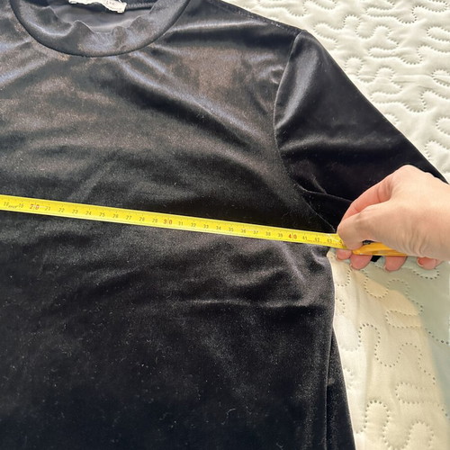 Zara Trafaluc velvet T-shirt size M like new, black