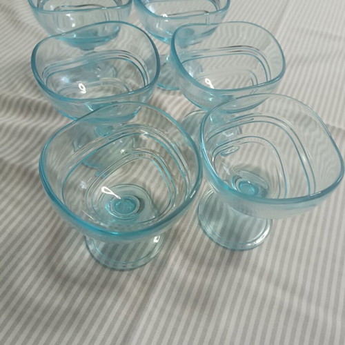 Blue glass ice cream cups like new