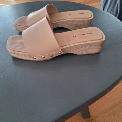 Clogs Reserved nude leather like new, size 38