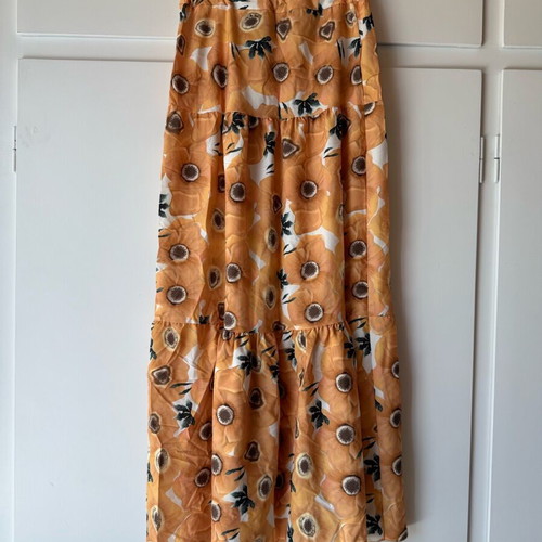 Skirt and top set orange, new
