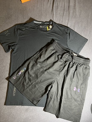 Σετ αθλητικά ρούχα Under Armour με ανακλαστικό, μαύρο, μέγεθος L