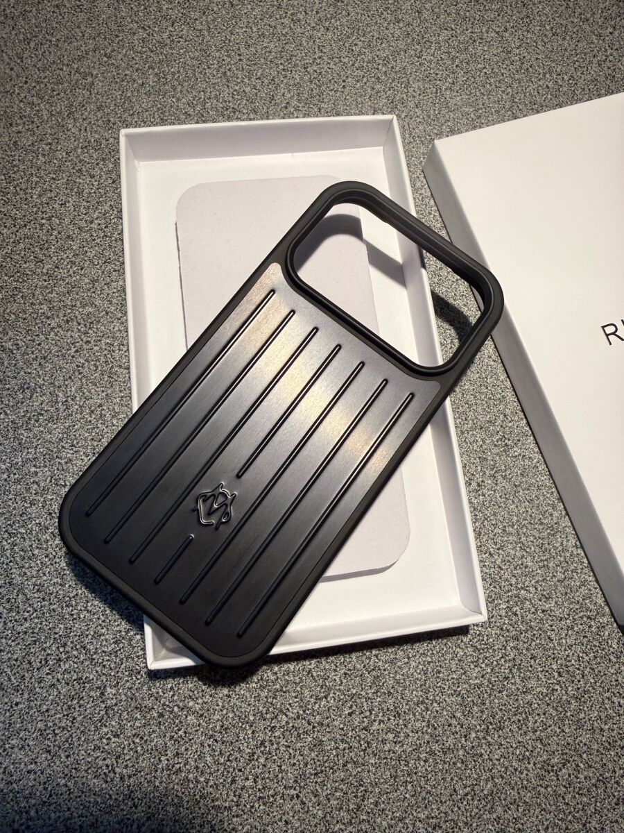 Rimowa iPhone 17 Pro case brand new - € 80,00 - Vendora.cy