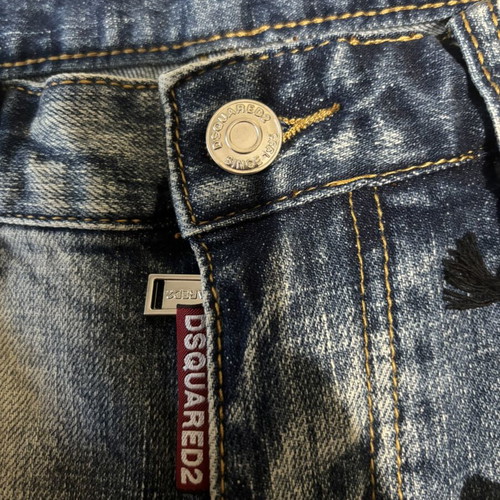 Dsquared2 denim shorts new with tags, light wash, slim fit