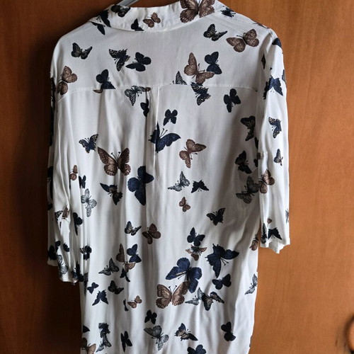 Queen Fashion women's shirt L white and blue like new