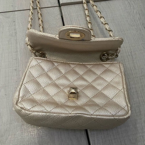 Quilted beige-pearl bag with chain like new