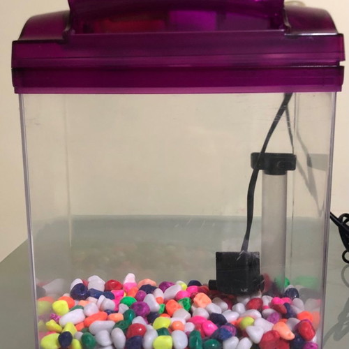 Hailea FC200 6.6L aquarium like new, acrylic with decorative stones