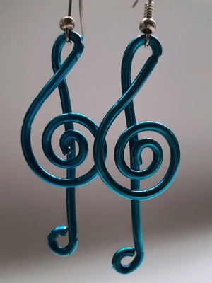 Blue treble clef dangling earrings