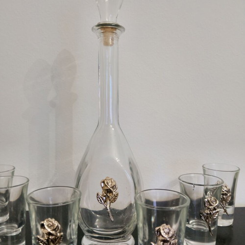 Decorative tray set with bottle, glasses, two hearts and napkin holder