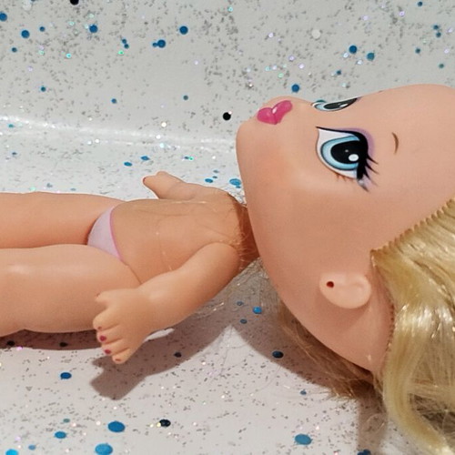 Bratz dolls used, lot of 4 with flaws for OOAK
