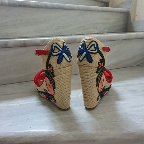 Axe sandals new, size 36, red platform