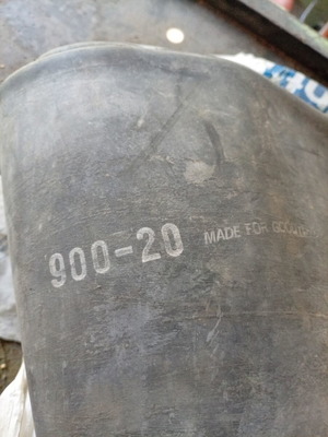 Αεροθάλαμοι και 2 σαμπρέλες 900-20 καινούργιοι