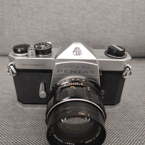 Asahi Pentax Spotmatic SP camera with Super-Takumar 50mm f/1.4 lens like new