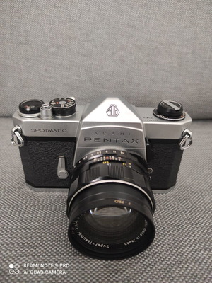 Asahi Pentax Spotmatic SP camera with Super-Takumar 50mm f/1.4 lens like new