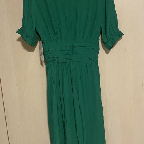 Zara dress new, green viscose midi with buttons and elastic sleeves