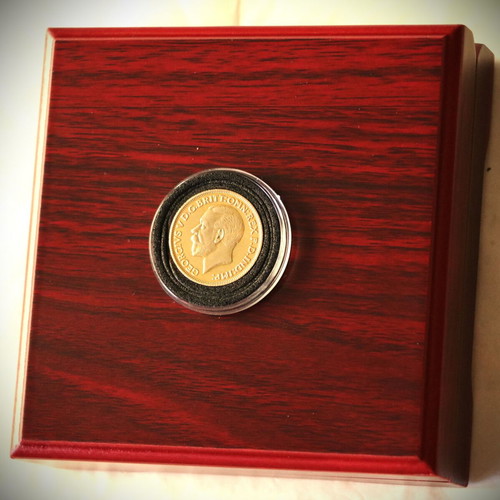 Gold Sovereign King George England 24K plated coin with luxury case