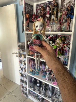Monster High Lagoona Blue Skull Shores doll