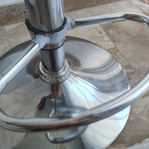 Bar stool grey swivel 180° adjustable height used