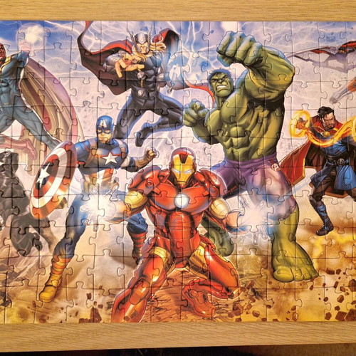 Puzzle Avengers like new, 160 pieces, suitable from 6 years