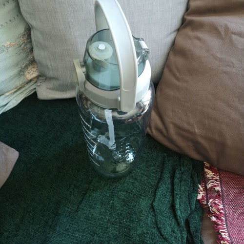 Plastic water bottle new for sports use