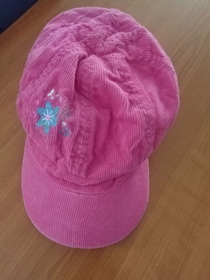 Pink fuchsia cap type casquette like new with blue flower