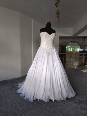 Άσπρο νυφικό strapless σαν καινούργιο, μέγεθος 36