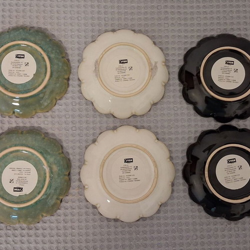 JYSK ceramic dessert plates set of 6 like new, flower shape