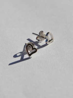 14K White Gold Heart Earrings like new