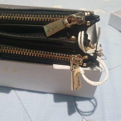 Guess wallet new