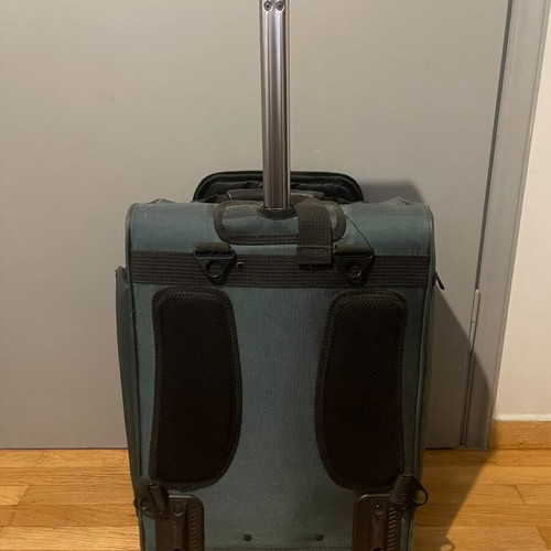 Makeup suitcase like new with 2 large and 2 small pouches, dark green