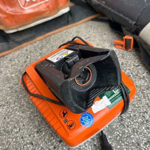 STIHL AR 3000 battery with charger used, missing connecting cable