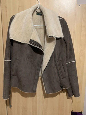 Benetton women's jacket like new, size 40, beige brown