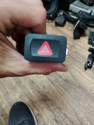Hazard warning button for VW Jetta Golf MK4 1J0953235J 1J0953235A, 2 pcs
