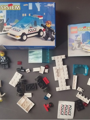 Lego 6625 Speed Trackers Police used, missing some pieces