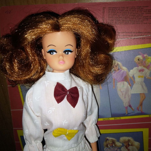 Petra doll 1975 like new with red hair and outfit