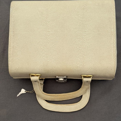 Vintage mid-century cream lizard-textured vanity handbag