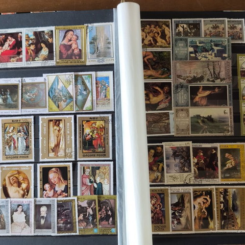 Art Stamp Album like new, A4 16 pages, approx. 500 stamps