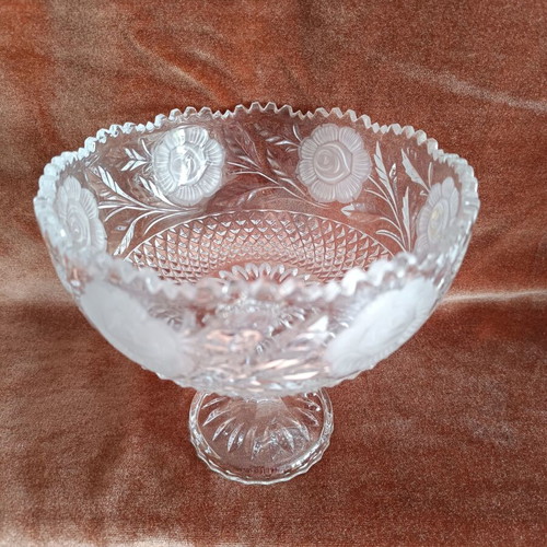 Vintage crystal fruit bowl handmade with base from Germany like new