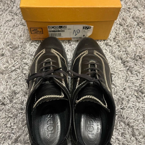 Tod’s leather sneakers black with white stitching like new, size 38