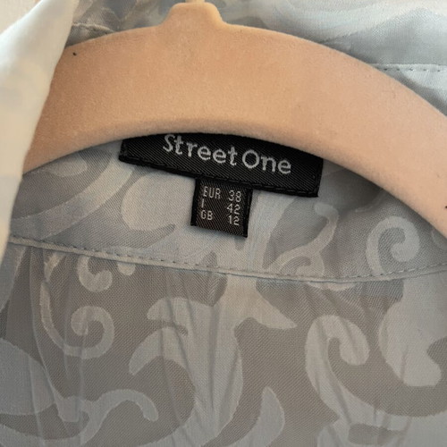 Shirt like new, special design for unique appearances