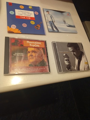 CDs like new, pack of 4, laiko genre