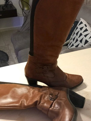 Boots with 2 elastic bands along the calf in tan color like new, size 41