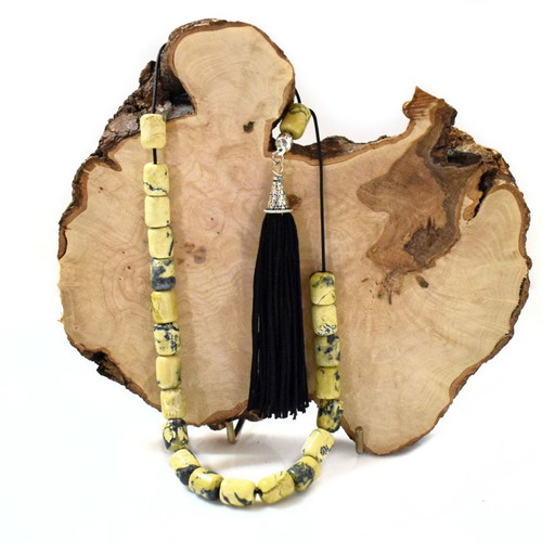 Worry beads with 21 natural howlite semi-precious stones new