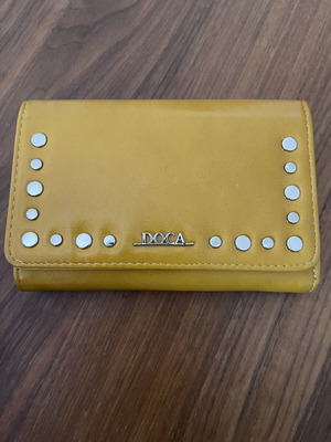 Doca wallet, yellow