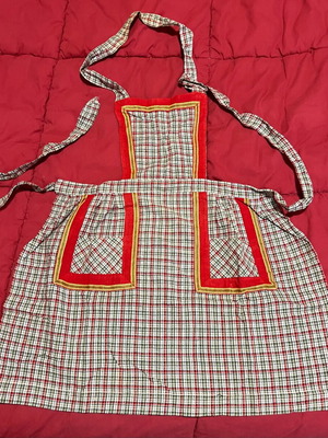 Apron new, dimensions 58x59