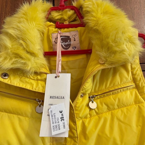Women's vest size M new