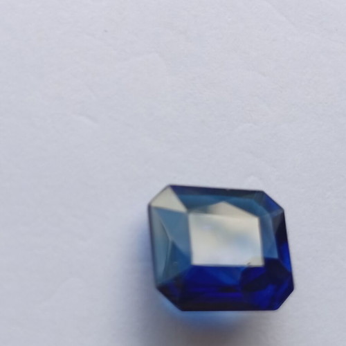 Sapphire faceted 5.75 ct used
