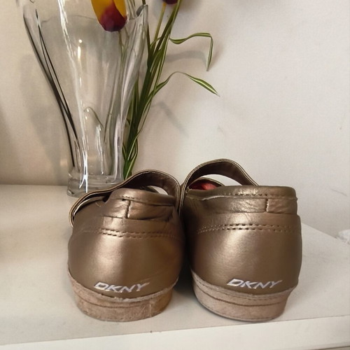 Mary Jane DKNY ballerinas used, gold leather size 41