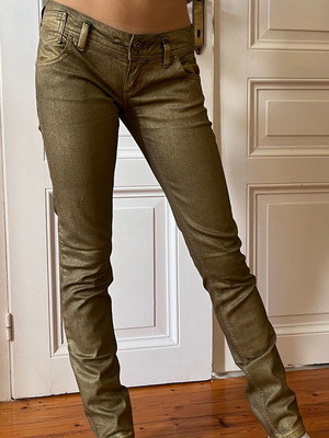 FREESOUL women's jeans like new, gold color, size 27/32
